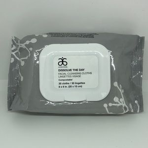 BNIP Arbonne Dissolve the Day Facial Clothes